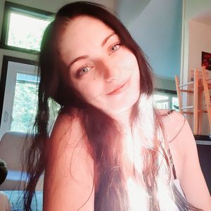 Meet your Posher, Samia